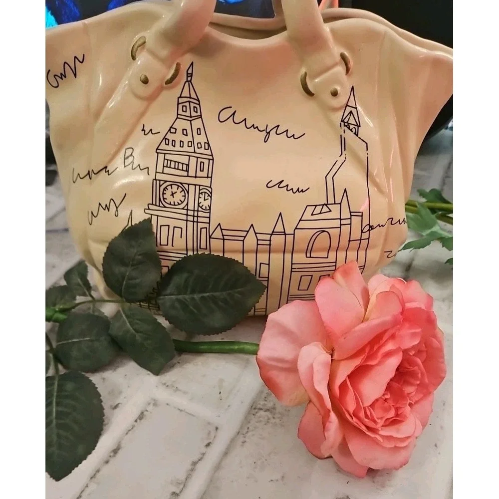Artsy Handbag Ceramic Flower Vase Folksy Village Clock Tower‎ World Traveler